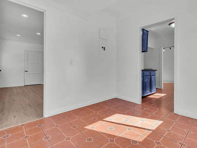 2819 Exposition Pl — Photo 10