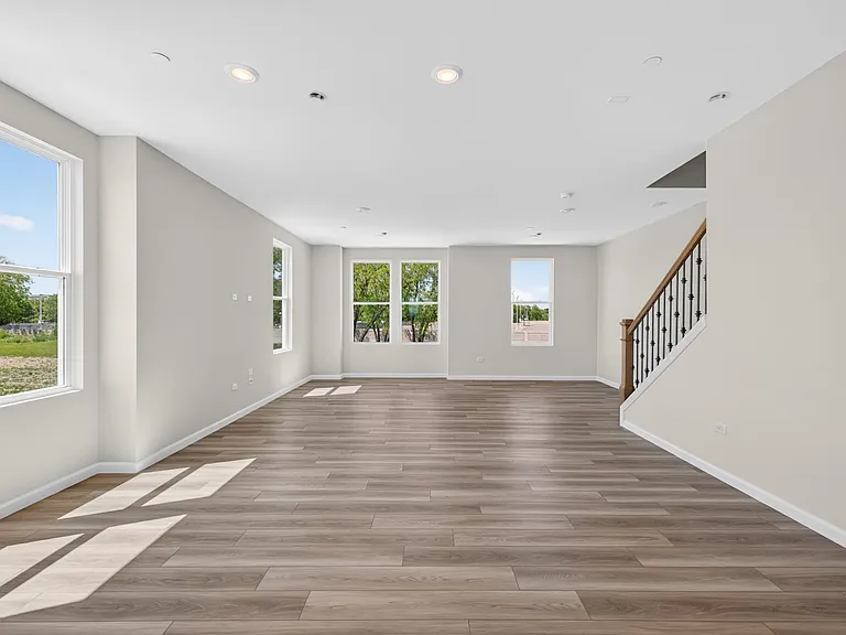 2635 Lohan Way — Photo 7