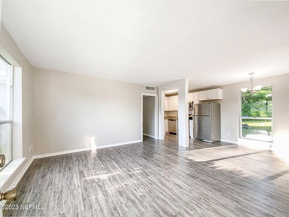 3rd image of 222 N WHITNEY Street