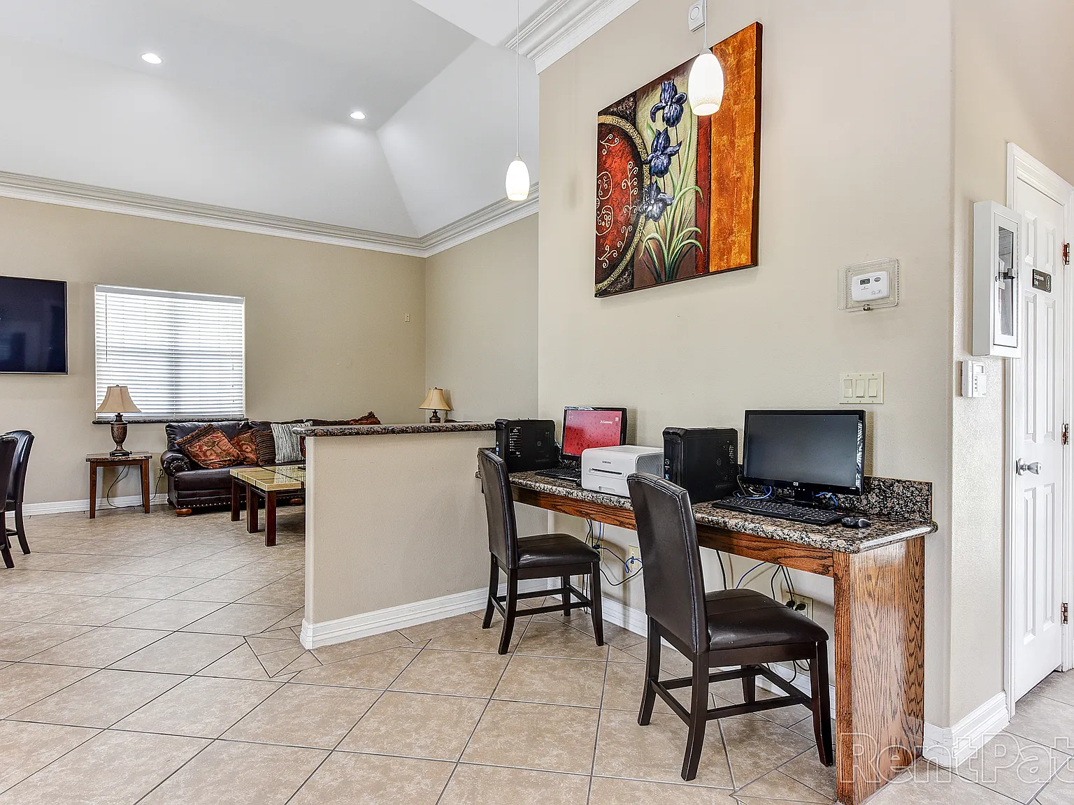 Redbud Place Apartments — Photo 3