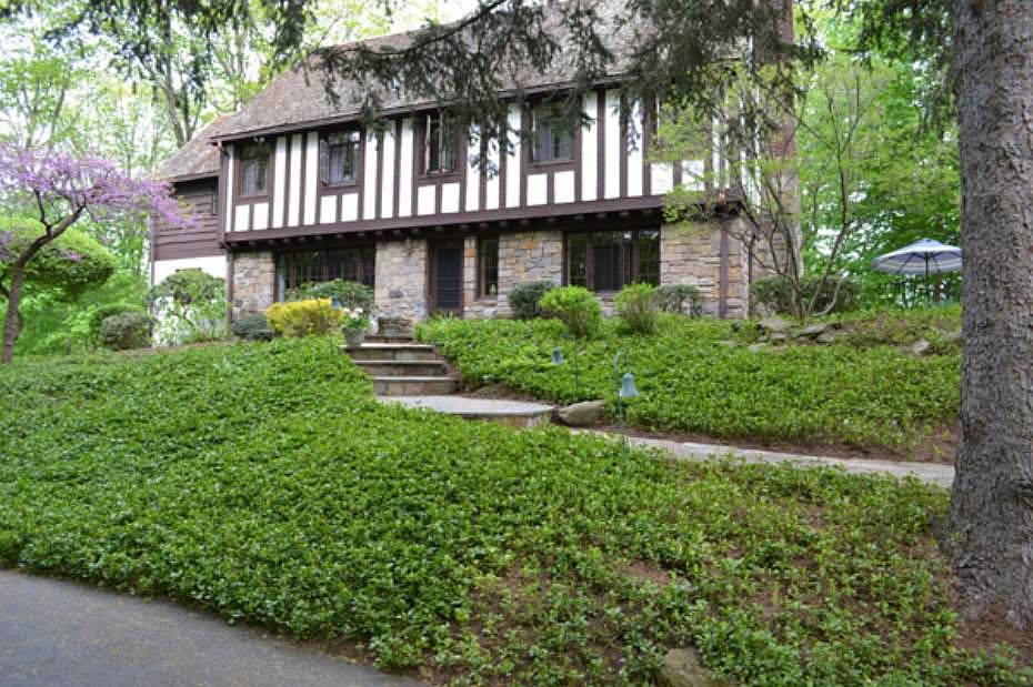 1st image of 18 Tioga Ln