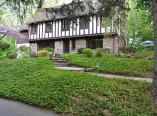 18 Tioga Ln, Pleasantville, NY 10570