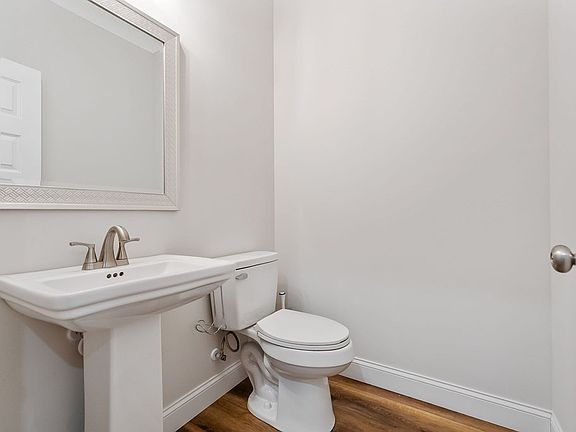 5th image of 20 Cabot Ln