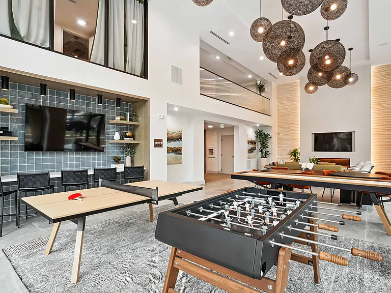 Solis Midtown — Photo 33