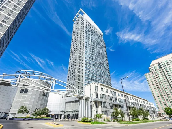 38 Lee Centre Dr #3002, Toronto, ON M1H 3J7