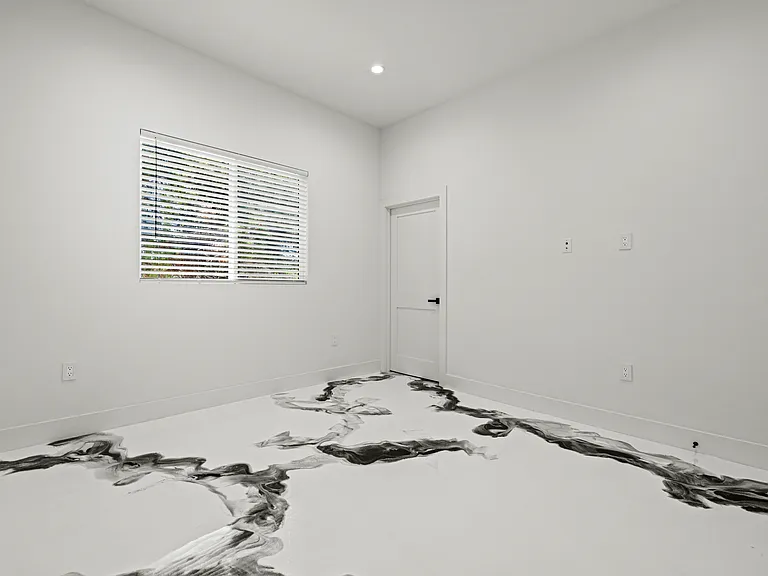 15209 Cohasset St — Photo 39