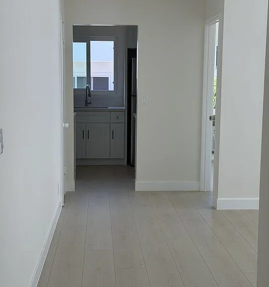 213 S Alexandria Ave #9 — Photo 4