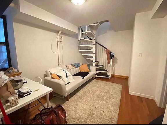 4th image of 287 Bedford Ave APT 2