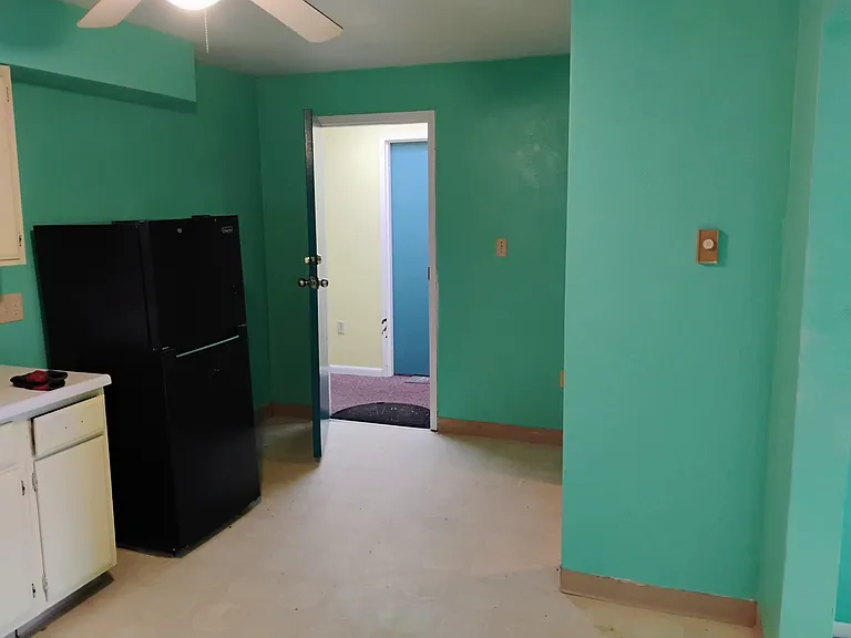 560 McKean Ave #6 — Photo 3