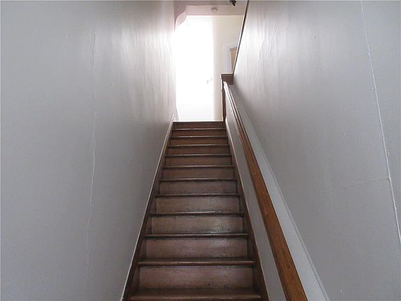 2nd image of 87 E Broad St