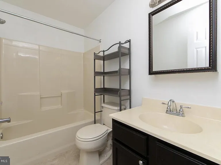 504 Britton Pl — Photo 12