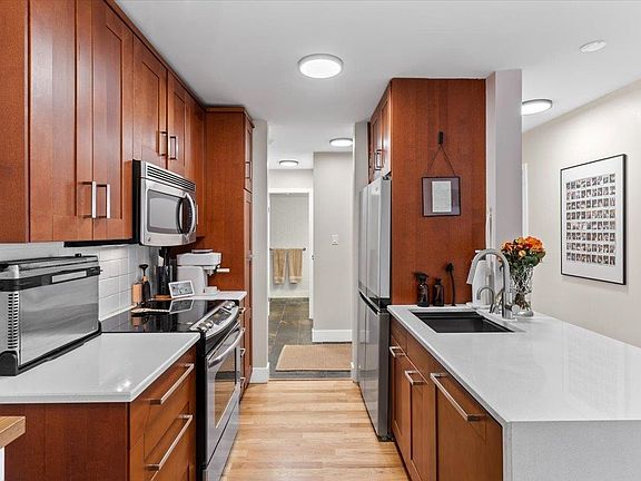 3rd image of 777 W 7th Ave #207