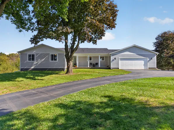 9720 Queens Dr, Manchester, MI 48158