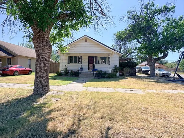 802 Denver Ave, Dalhart, TX 79022