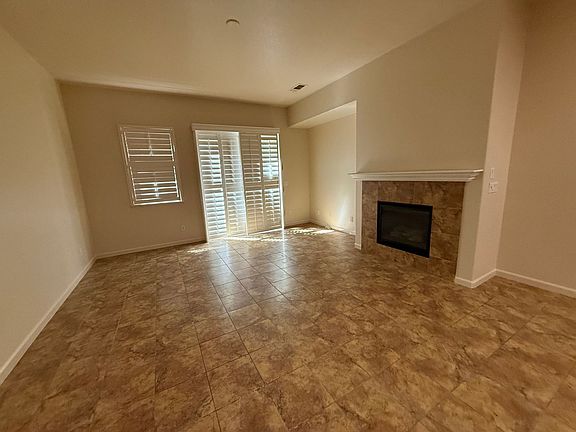 5th image of 1487 Highland Dr