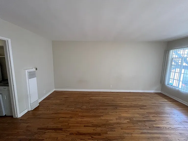 478 Landfair Ave — Photo 9