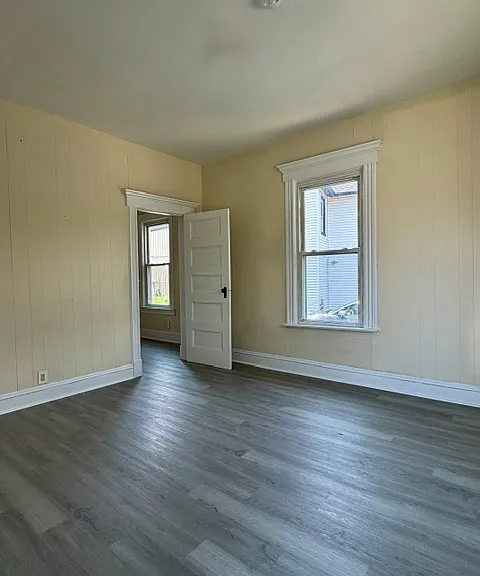 53 Dixon Ave — Photo 5