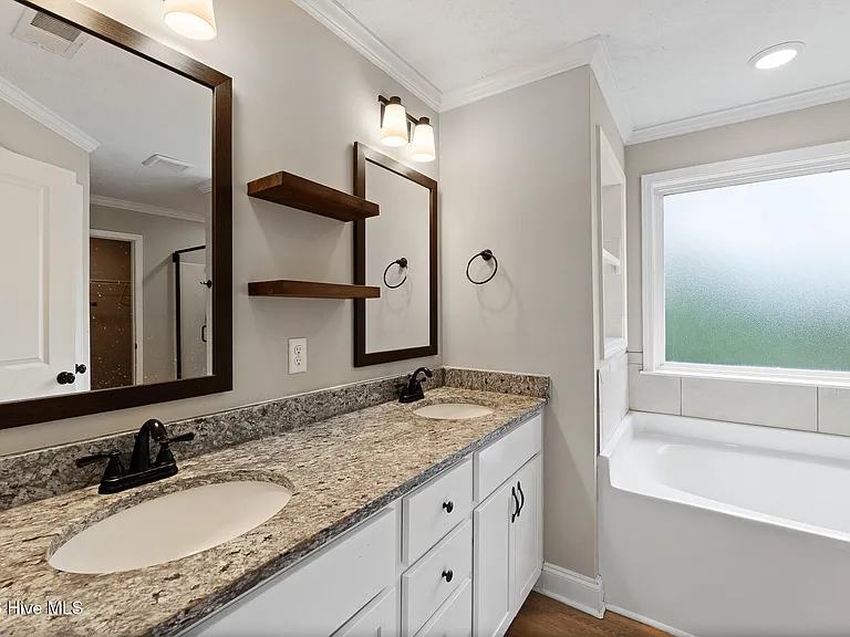 2097 Limerick Ct — Photo 18