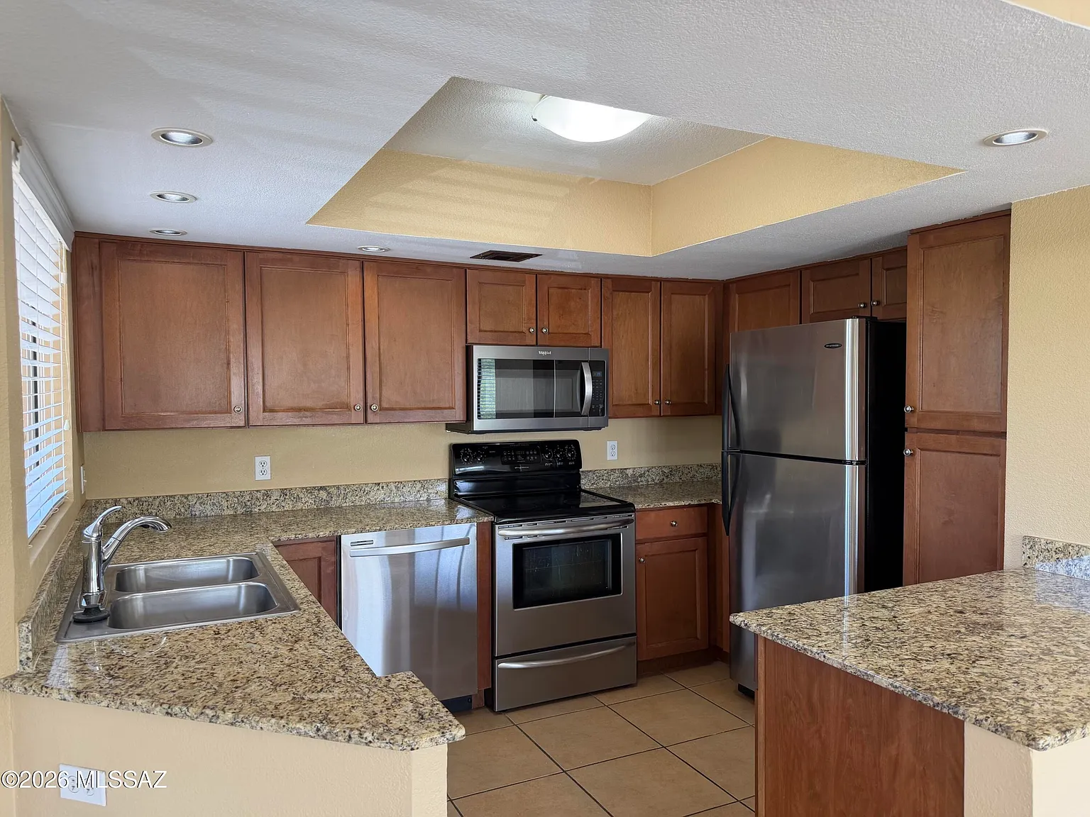 2 bed, 2.0 bath, 965 sqft, $1,475 — Photo 3