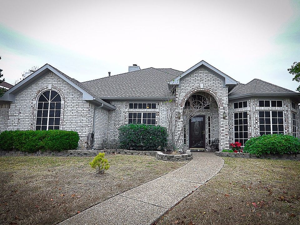1st image of 302 Tanglewood Dr