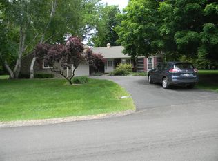 156 Hilltop Ln, Dundee, IL 60118