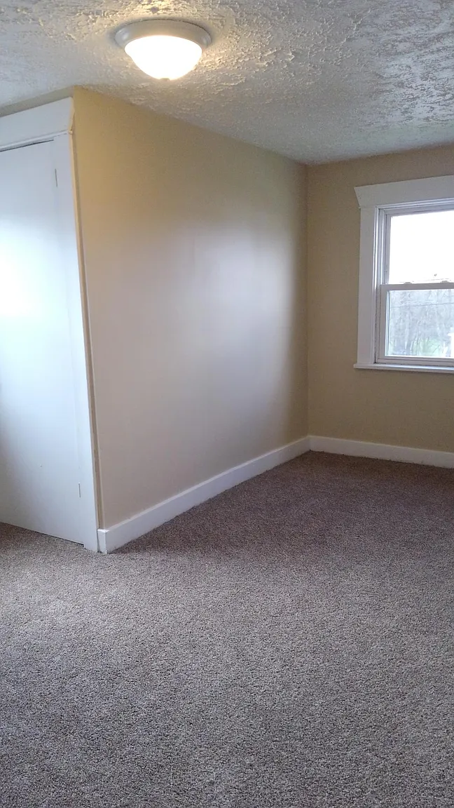 541 Belmont Ave photo 1