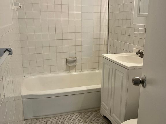 3rd image of 277 Prospect St #2D