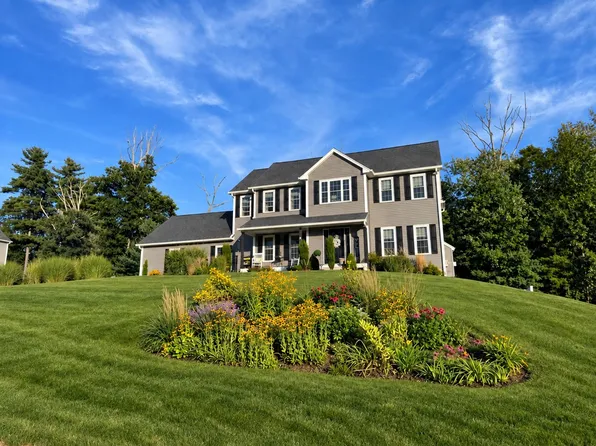 4 Meredith Way, Sturbridge, MA 01518