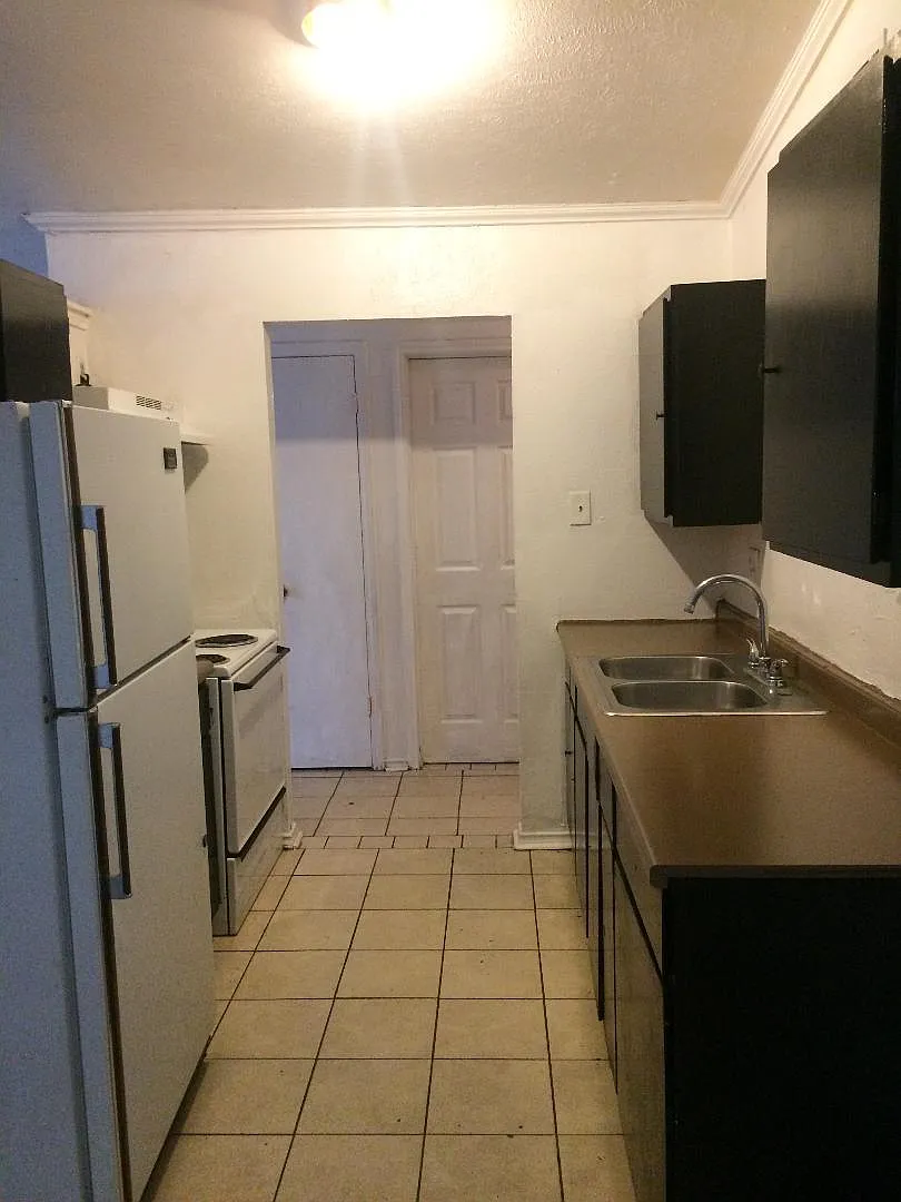 4 bed, 1304 sqft, $1,600 — Photo 1