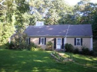 3 Forest St, Dover, MA 02030