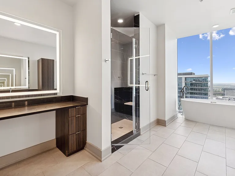 Large Showers with shower seat