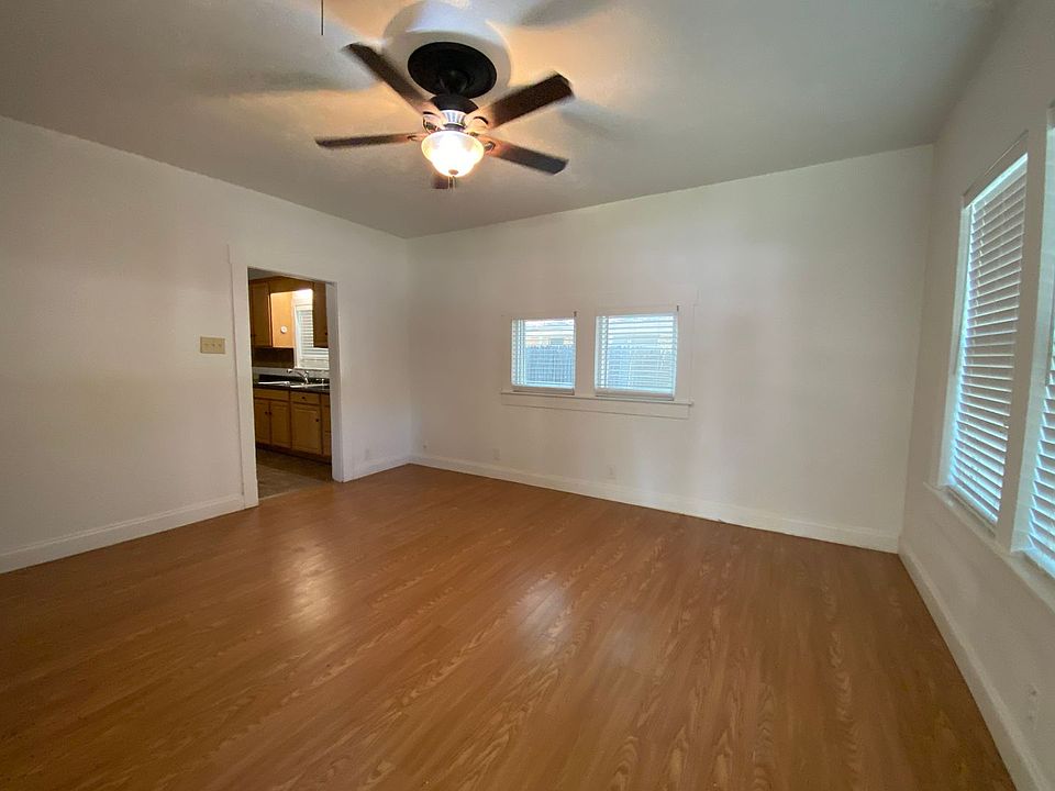 1st image of 1202 Stanwood Ave