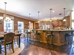 210 County Road 4120, Jacksonville, TX 75766