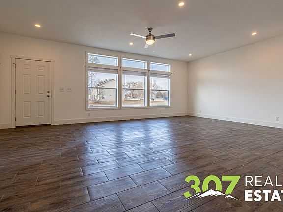 2nd image of 300 Cedar Ave