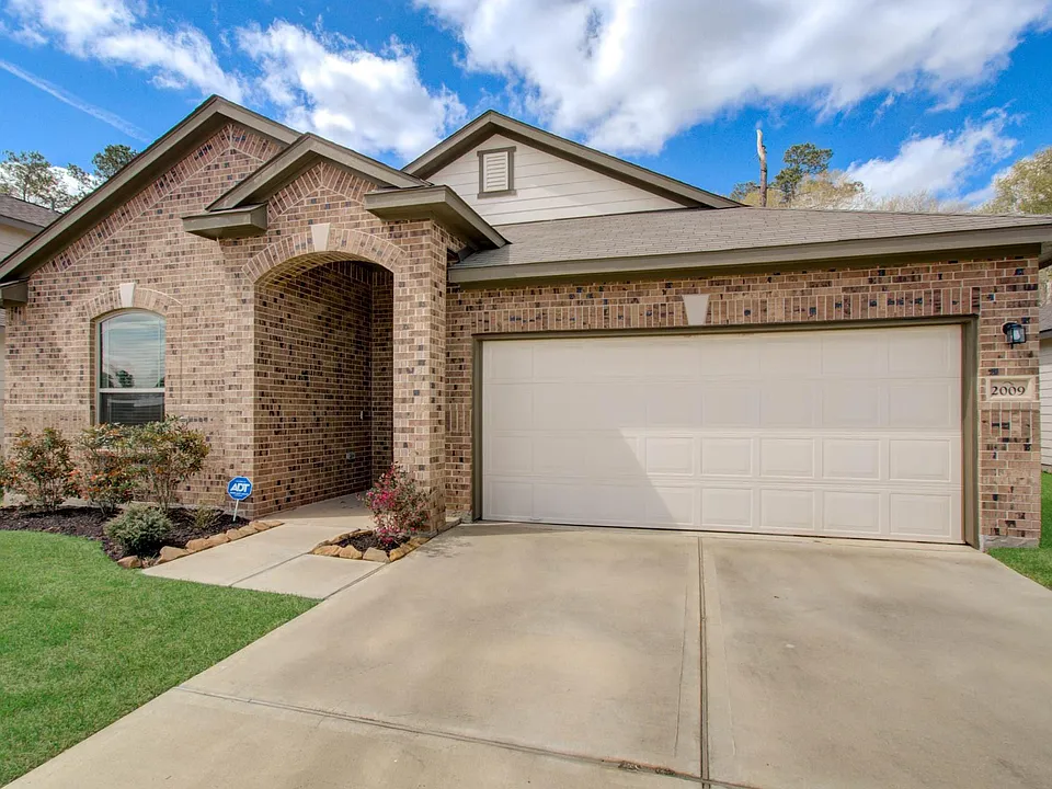 2009 Cedar Branch Dr