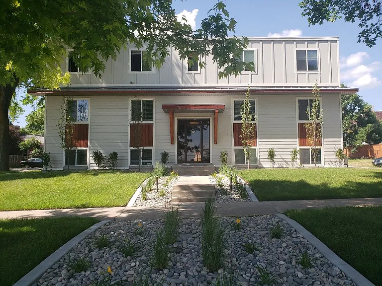 645 E 200 S — Photo 24