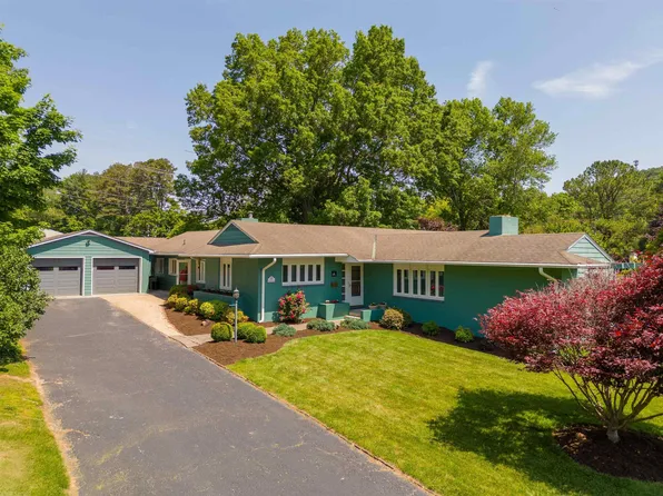 11 7th St, Radford, VA 24141