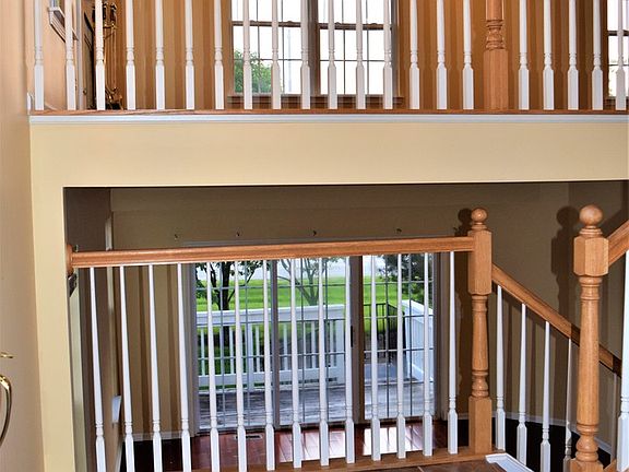 4th image of 723 Stuarts Dr #723