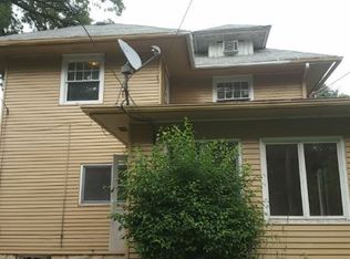 922 N Spring St, Elgin, IL 60120