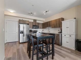 15 N Sage Meadows Lndg NW #4215, Calgary, AB T3P 1E5