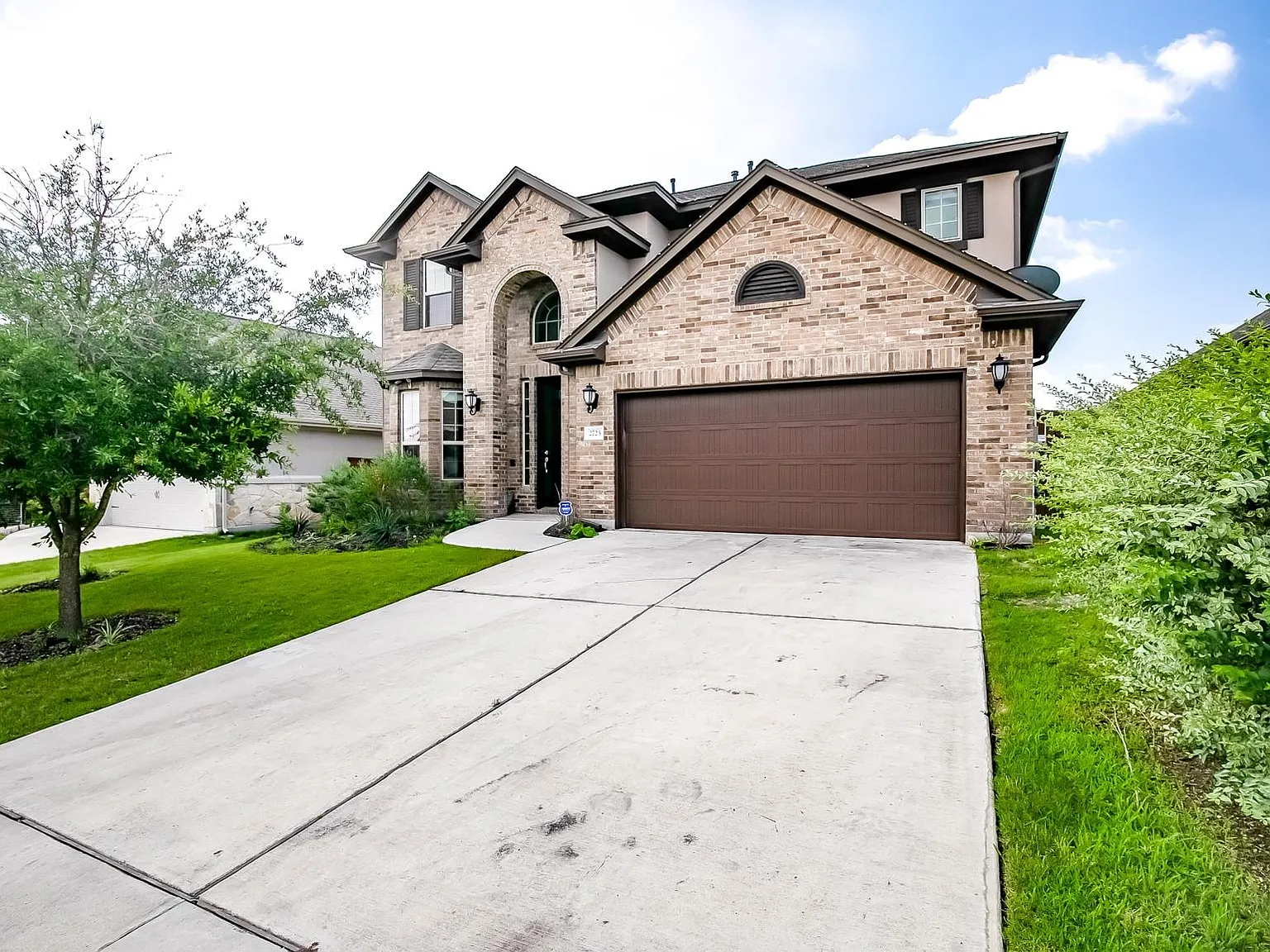 4 bed, 3.5 bath, 2596 sqft, $2,749 — Photo 3