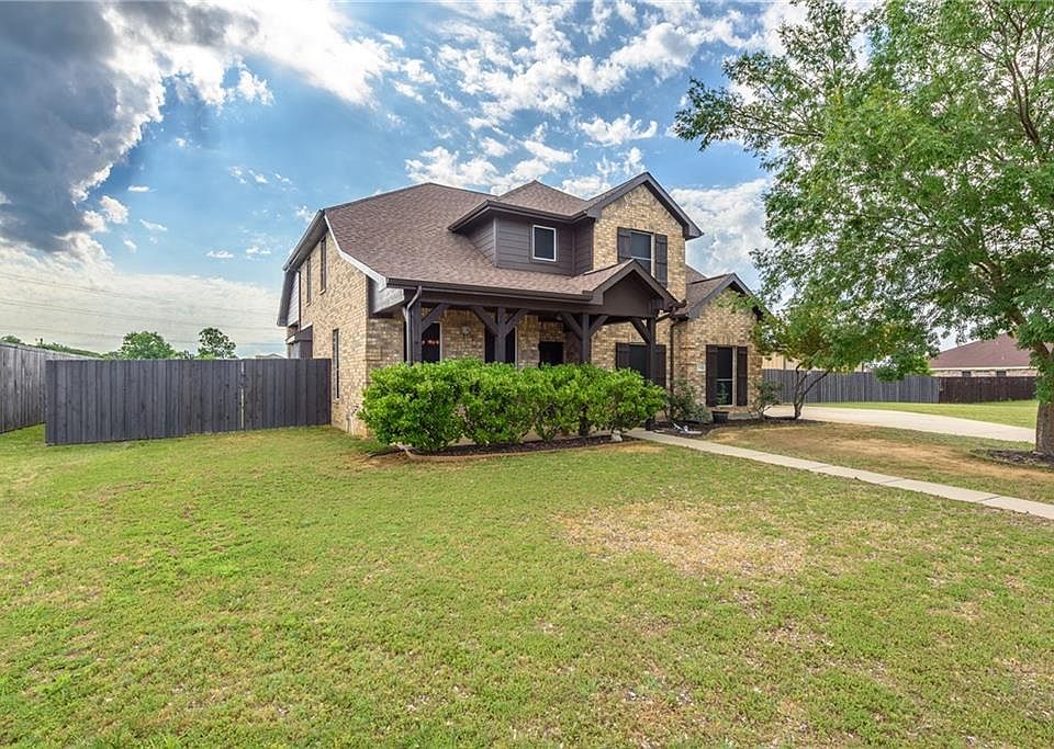 1st image of 719 Fairmeadow Dr
