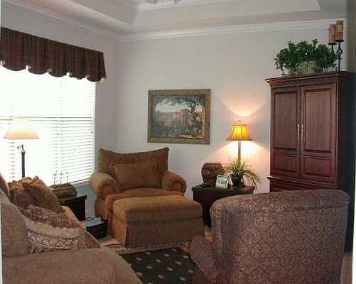 2nd image of 87 Catalpa Trce