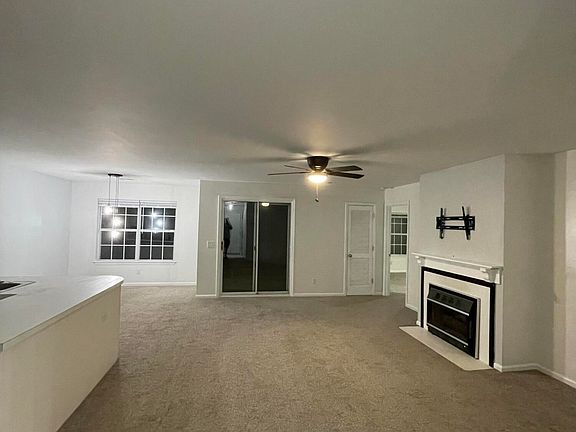 2nd image of 2814 Mulberry Ln APT B