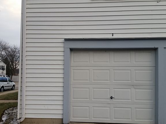 5th image of 433 James Ct Unit D