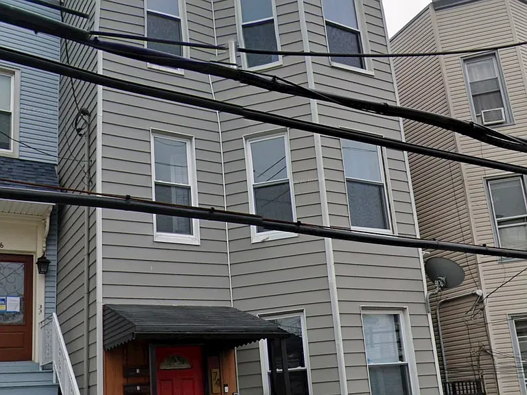 74 Baldwin Ave — Photo 4