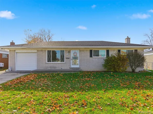 3526 Hillcrest Dr, Warren, MI 48092