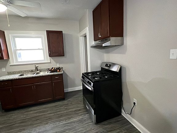 5th image of 1473 Newton St