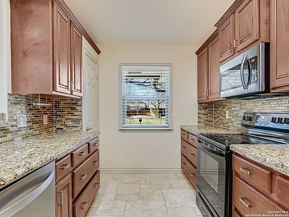 5th image of 1734 SEARCY DRIVE