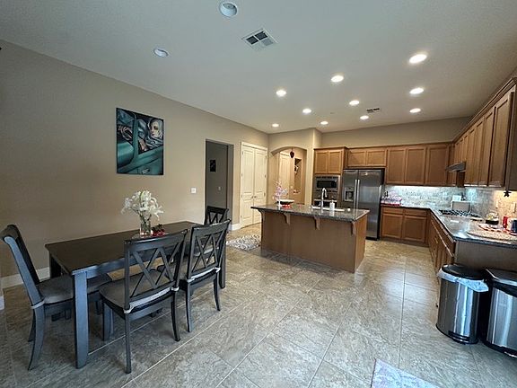 2nd image of 85 Los Altos Dr
